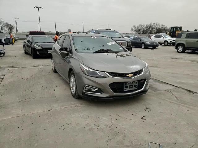 2018 Chevrolet Cruze - Image 11