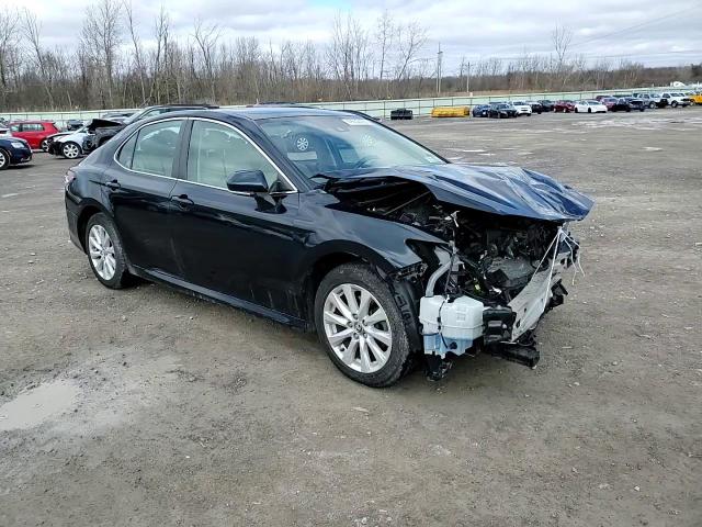 2019 Toyota Camry - Image 11