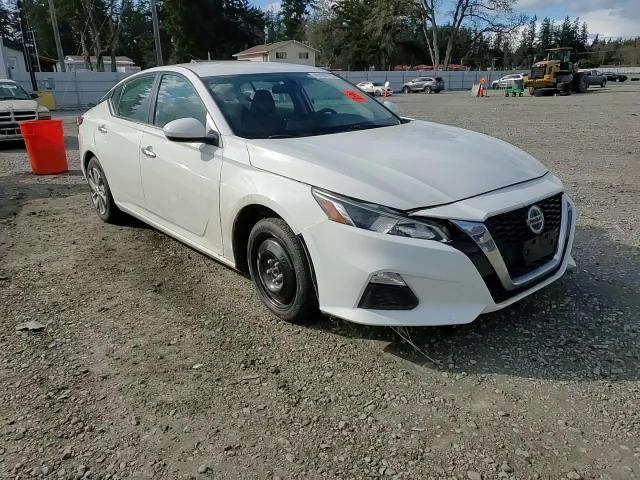 2020 Nissan Altima - Image 11