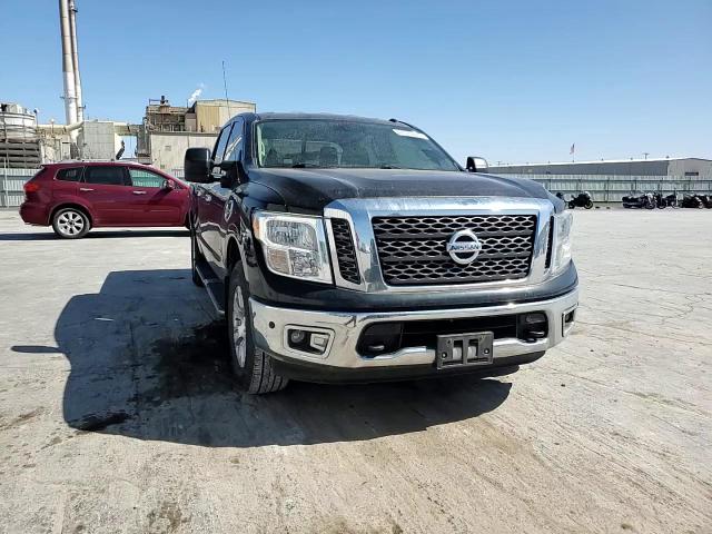 2017 Nissan Titan - Image 11