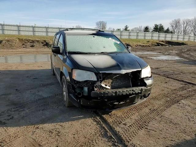 2009 Chrysler Town & Country - Image 12