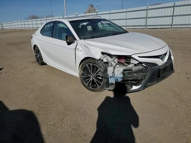 2018 Toyota Camry - Image 11