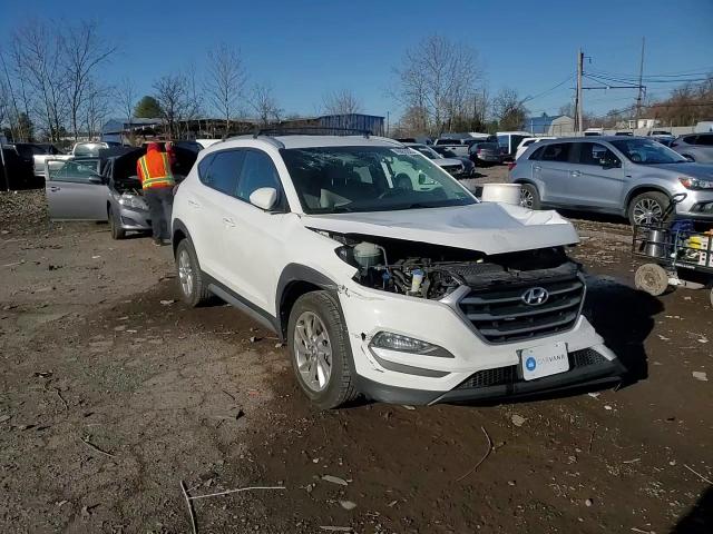 2017 Hyundai Tucson - Image 12