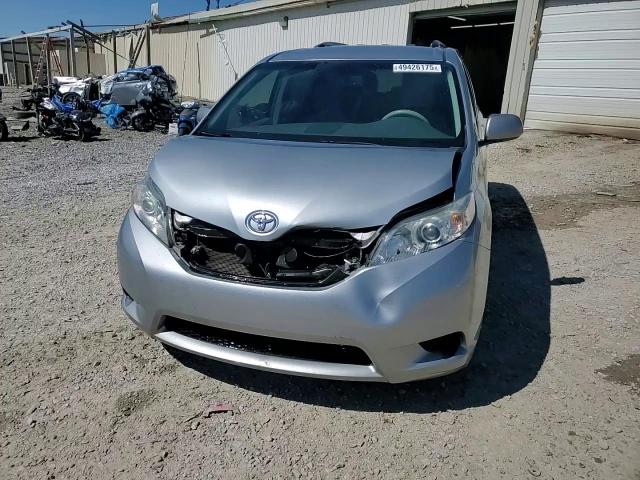 2014 Toyota Sienna - Image 14
