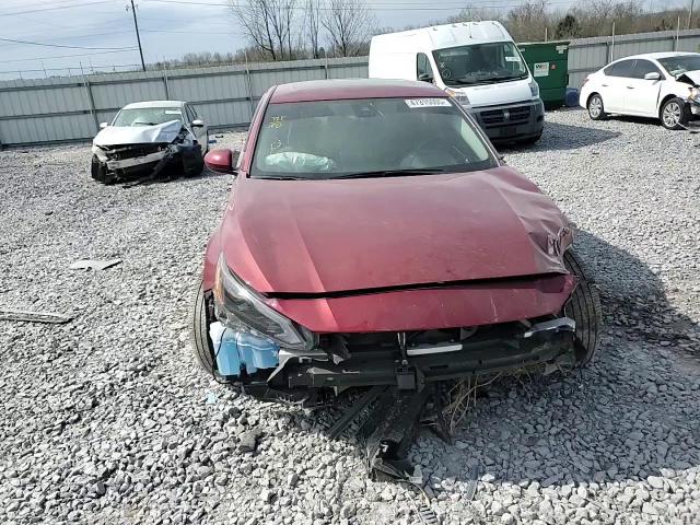 2024 Nissan Altima - Image 10