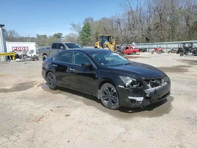 2015 Nissan Altima - Image 13