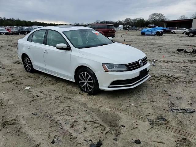 2018 Volkswagen Jetta - Image 10