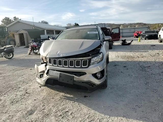 2018 Jeep Compass - Image 12