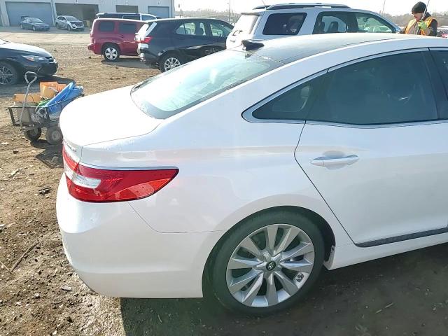 2015 Hyundai Azera - Image 13