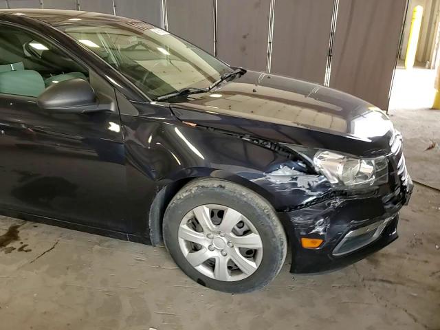 2016 Chevrolet Cruze - Image 13