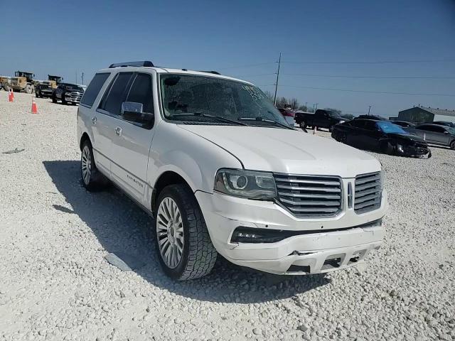 2015 Lincoln Navigator - Image 11