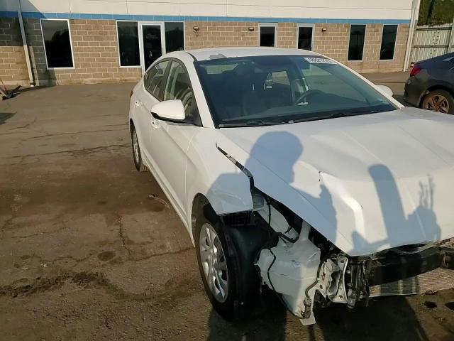 2019 Hyundai Elantra - Image 10