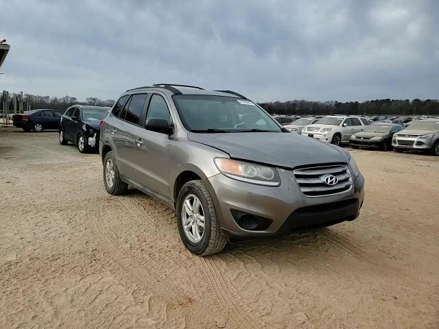 2012 Hyundai Santa Fe - Image 11