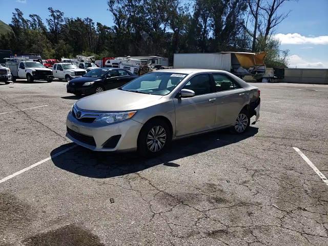 2013 Toyota Camry - Image 10