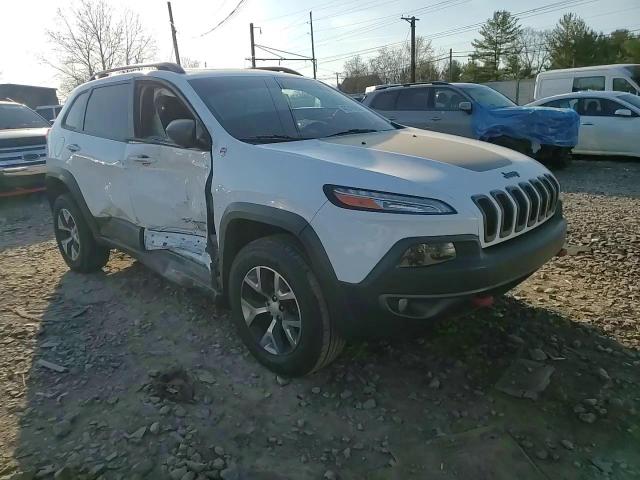 2018 Jeep Cherokee - Image 11