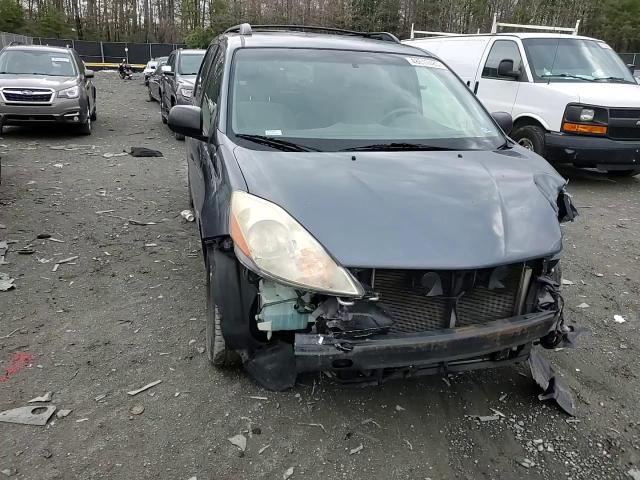 2008 Toyota Sienna - Image 11