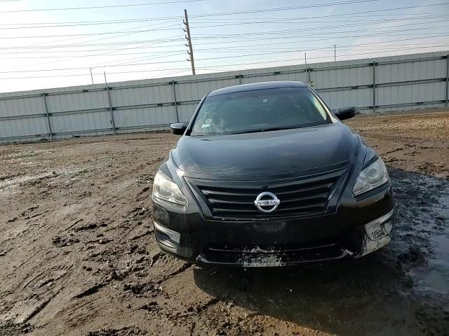 2015 Nissan Altima - Image 10