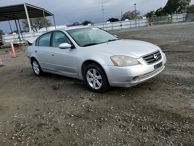 2004 Nissan Altima - Image 11