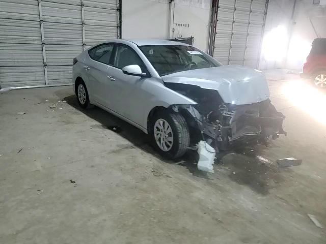 2017 Hyundai Elantra - Image 11