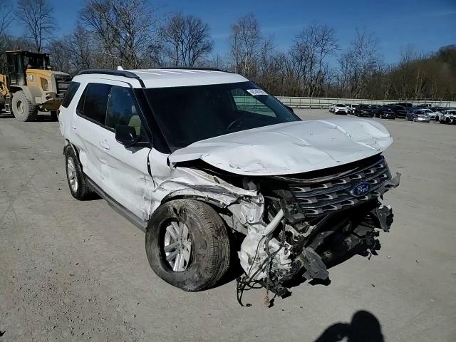 2017 Ford Explorer - Image 12