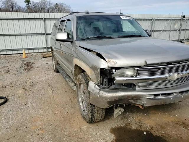2003 Chevrolet Suburban - Image 12