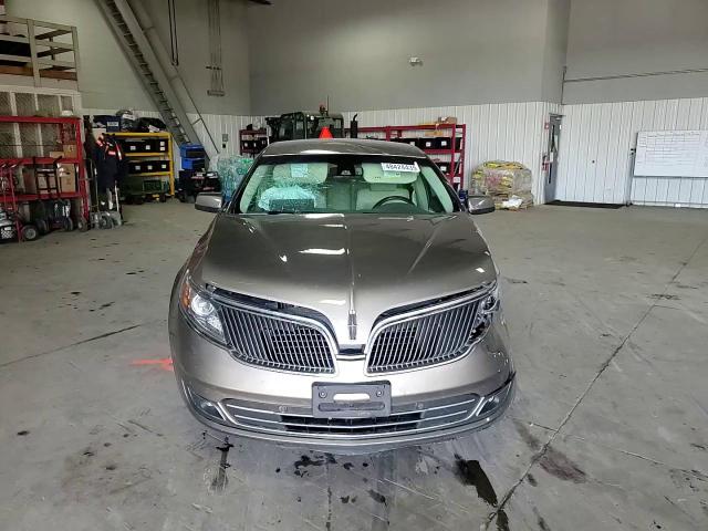 2015 Lincoln MKS - Image 10