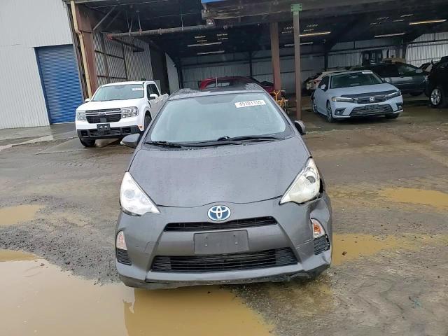 2013 Toyota Prius - Image 11