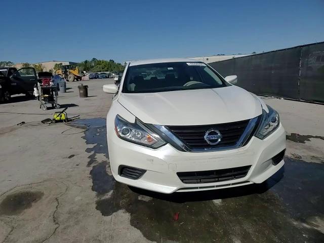 2016 Nissan Altima - Image 13