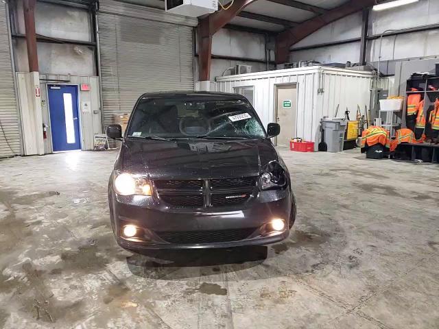 2017 Dodge Caravan - Image 12