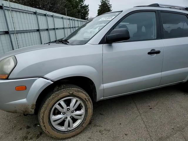 2009 Hyundai Tucson - Image 12