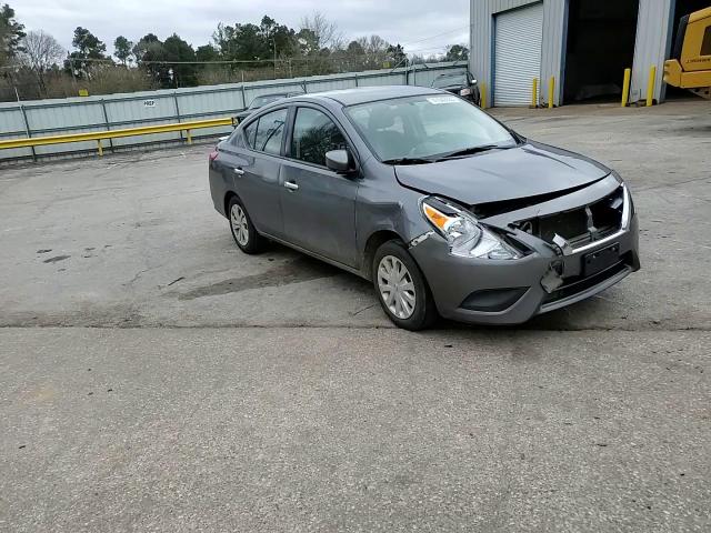 2018 Nissan Versa - Image 11