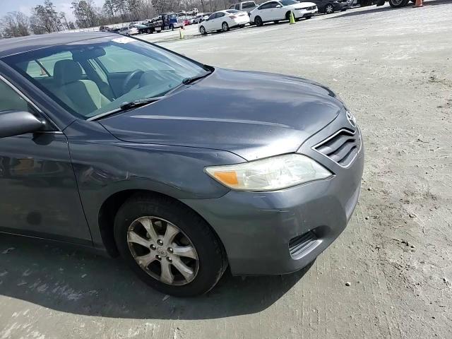 2011 Toyota Camry - Image 11