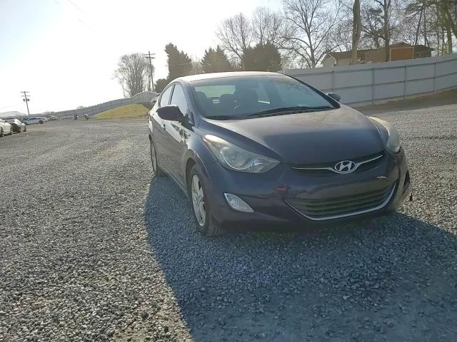 2013 Hyundai Elantra - Image 10