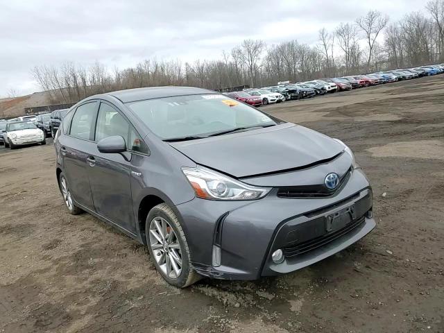 2015 Toyota Prius - Image 10