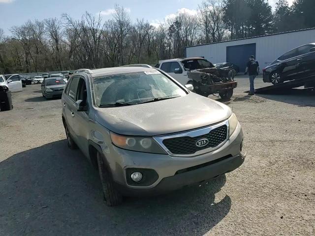 2011 Kia Sorento - Image 12