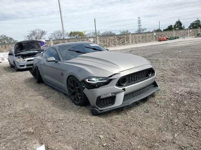 2019 Ford Mustang - Image 10