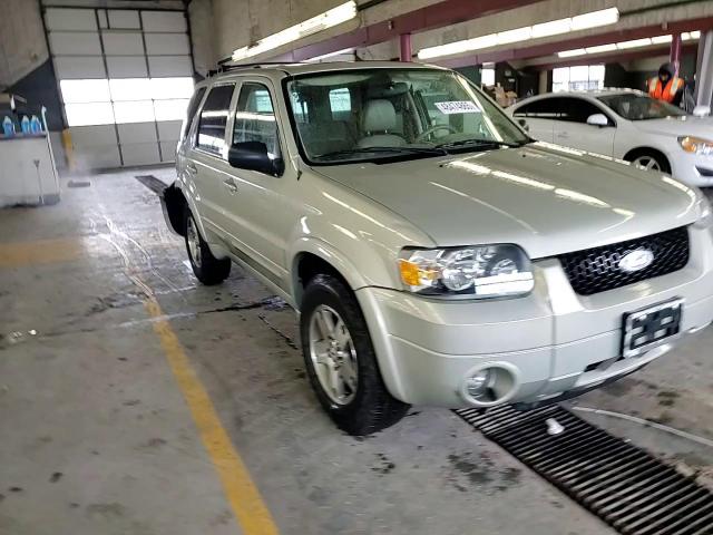 2005 Ford Escape - Image 12