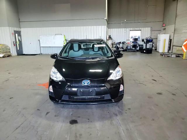 2013 Toyota Prius - Image 11