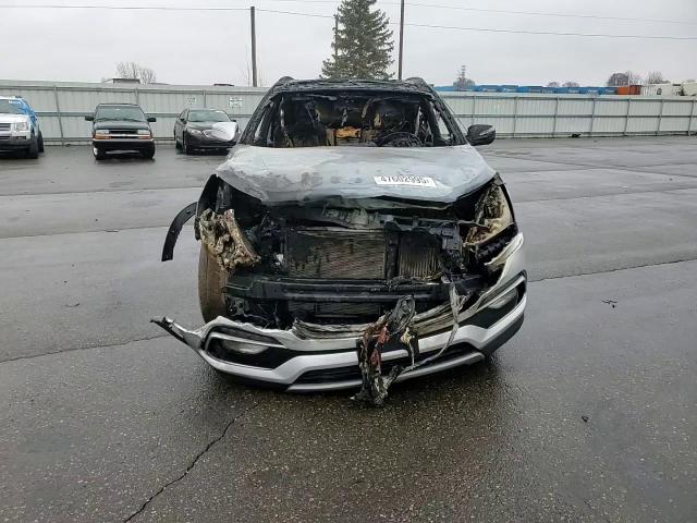 2017 Hyundai Santa Fe - Image 10