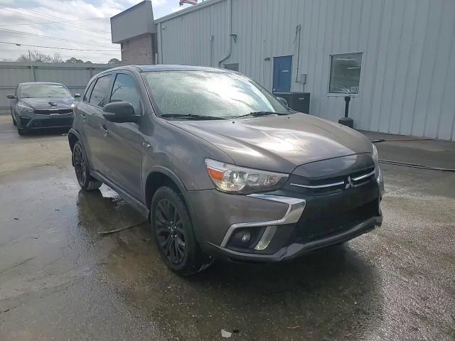 2018 Mitsubishi Outlander - Image 14