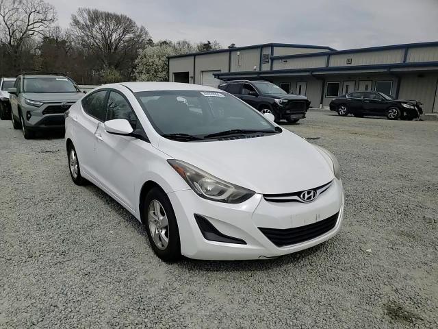 2015 Hyundai Elantra - Image 11