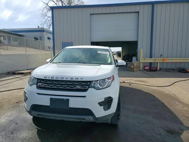 2016 Land Rover Discovery - Image 13