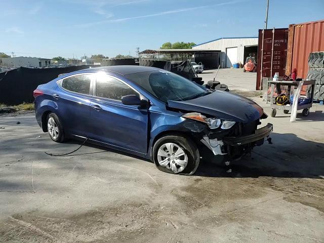 2016 Hyundai Elantra - Image 10