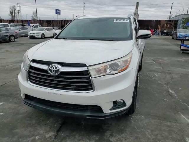 2016 Toyota Highlander - Image 12
