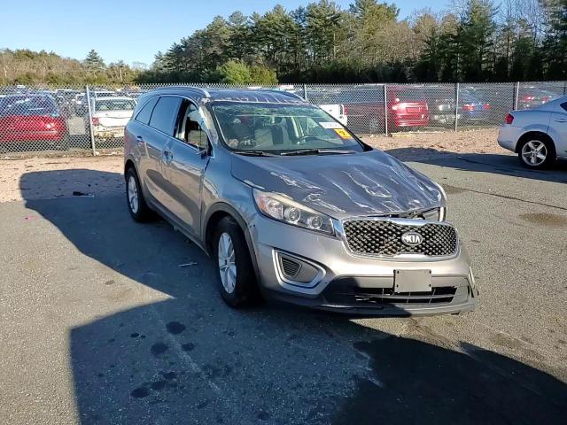 2016 Kia Sorento - Image 12