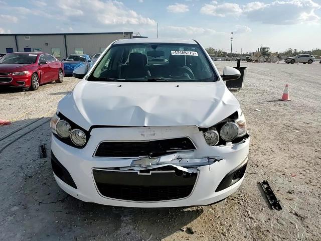 2015 Chevrolet Sonic - Image 13
