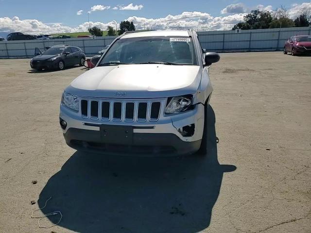 2012 Jeep Compass - Image 11