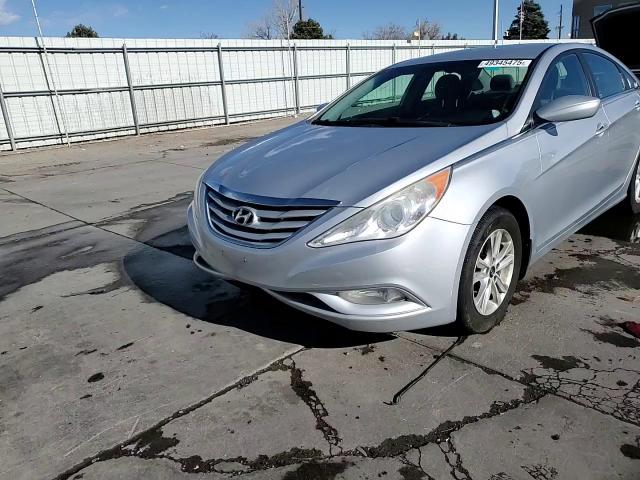 2013 Hyundai Sonata - Image 13