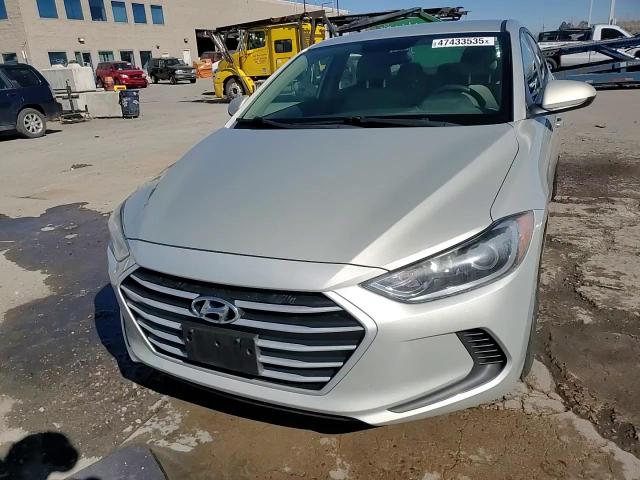 2017 Hyundai Elantra - Image 13