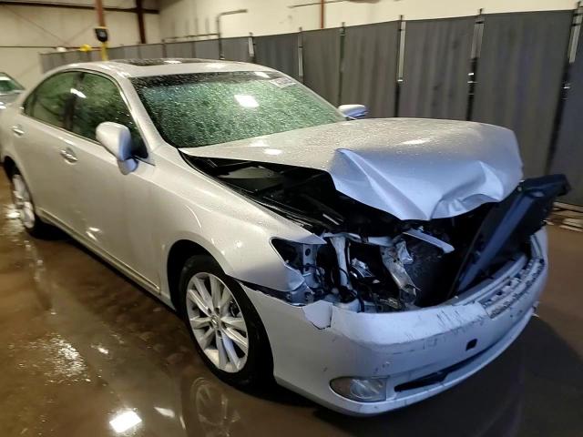 2011 Lexus ES - Image 10